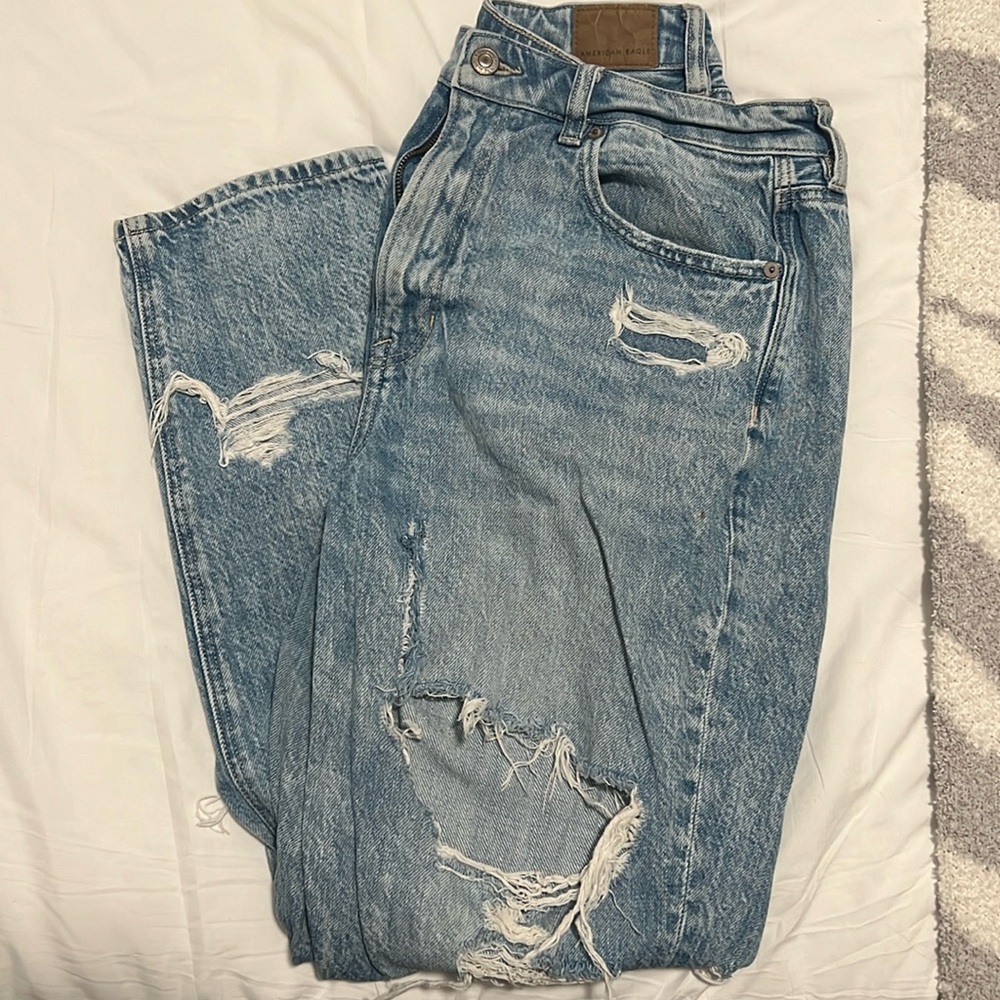 American Eagle Distressed Jeans